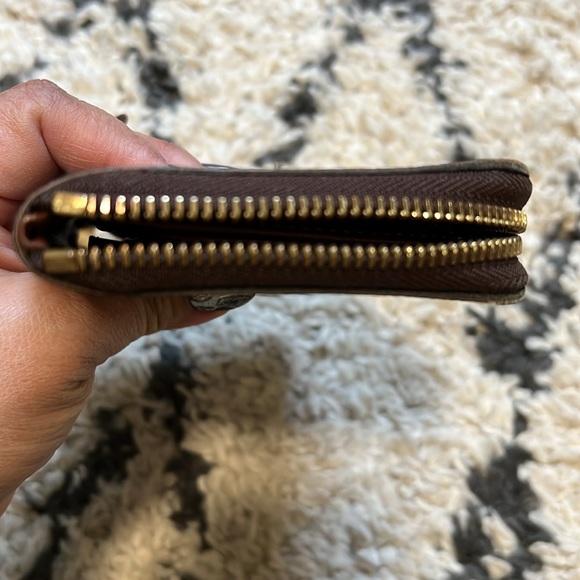 Authentic Compact Zippy Wallet in Monogram - Picture 3 of 10